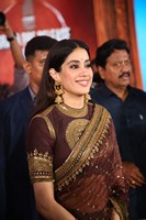 Janhvi Kapoor Steals the Show